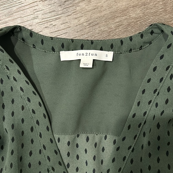 Green Short Sleeve Blouse - Picture 2 of 5